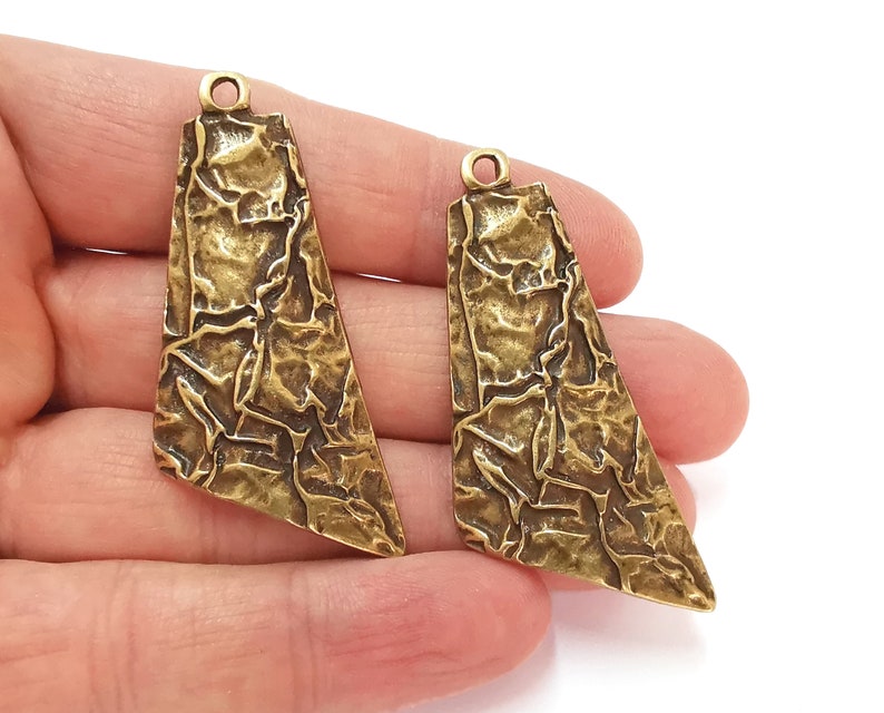 2 Curved organic charms Antique bronze plated charms (57x24mm) G25032
