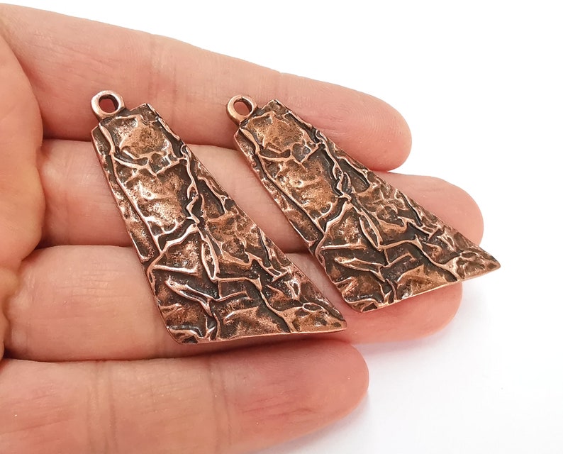 2 Curved organic charms Antique copper plated charms (57x24mm) G25037