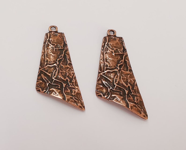 2 Curved organic charms Antique copper plated charms (57x24mm) G25037