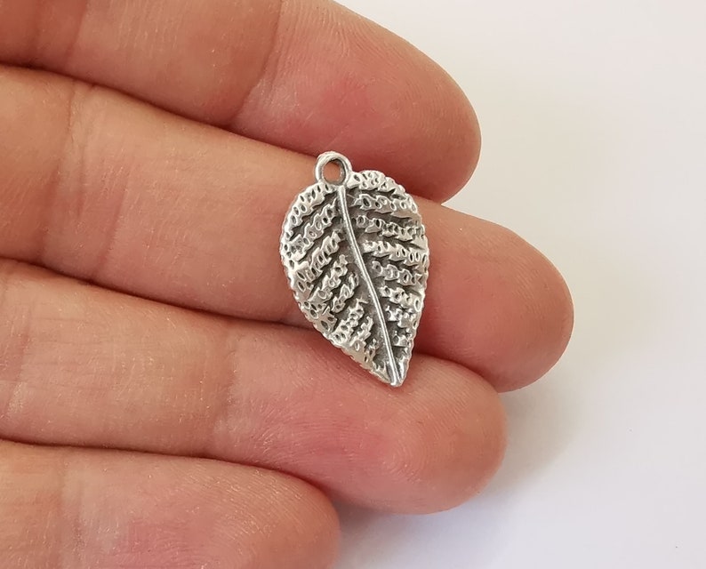 10 Leaf charms Antique silver plated charms (23x14mm) G25305