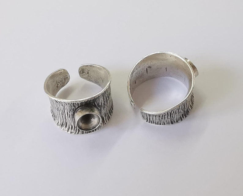 Brushed curved ring setting blank Cabochon base ring mounting Adjustable ring base bezel (8 mm) Antique Silver Plated Brass G25073