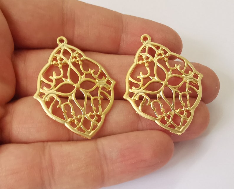 2 Flower filigree charms Gold plated charms (41x31mm) G25078