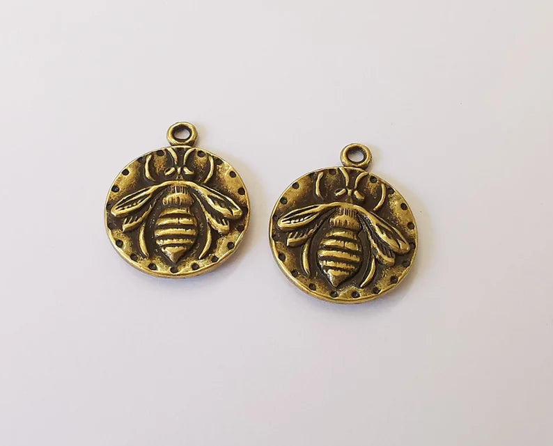 2 Bee round charms Double sided Antique bronze plated charm (23x20mm) G25319