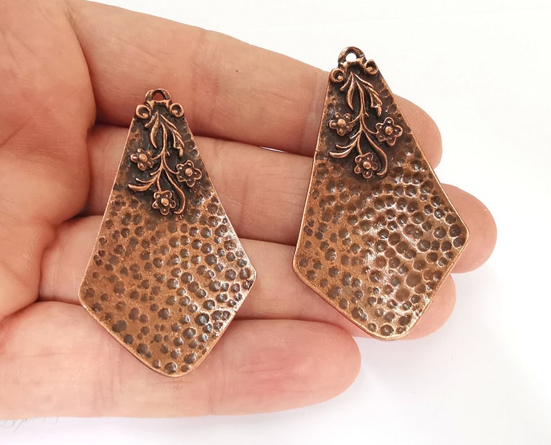 2 Hammered flower charms Antique copper plated charms (54x31mm) G25102