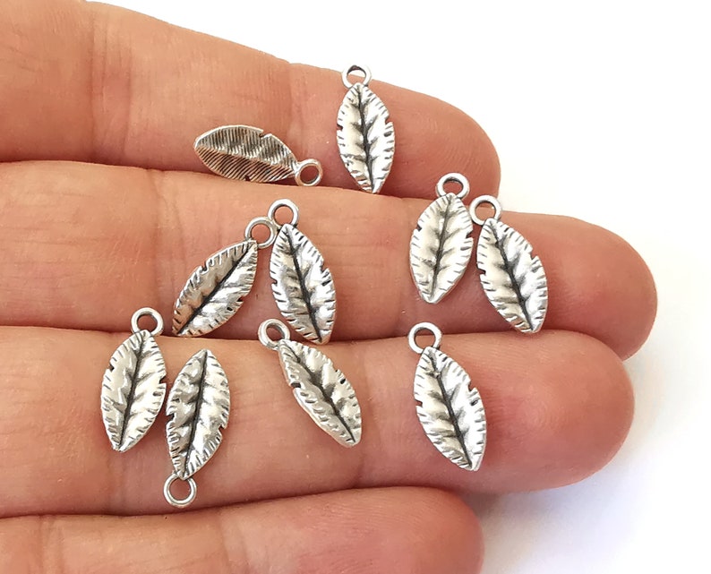 20 Leaf charm Antique silver plated charms (16x6mm) G25338