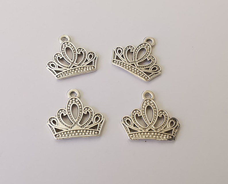 10 Crown charms Antique Silver Plated Charms (17x16mm) G25337