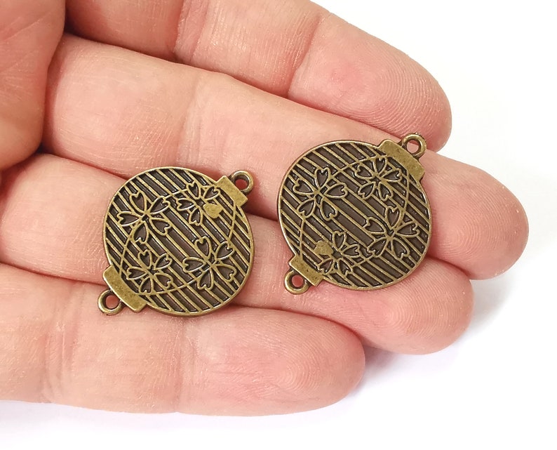 4 Flower connector charms Antique bronze plated charms (31x25mm) G25115