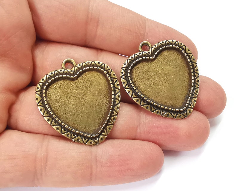 2 Heart charms blank bezel resin bezel mosaic mountings Antique bronze plated charms (35x32mm)( 25x23 mm Bezel Inner Size) G25351