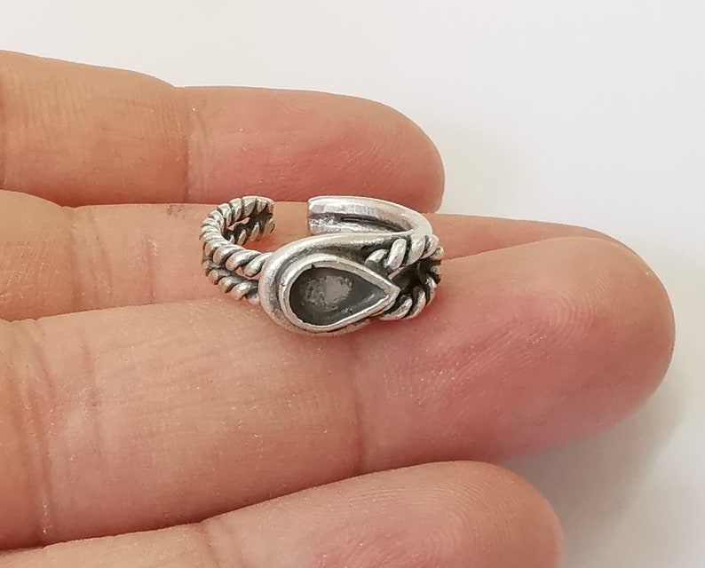 Drop twisted ring setting blank Cabochon base ring mounting Adjustable ring base bezel (8x5 mm) Antique Silver Plated Brass G25363