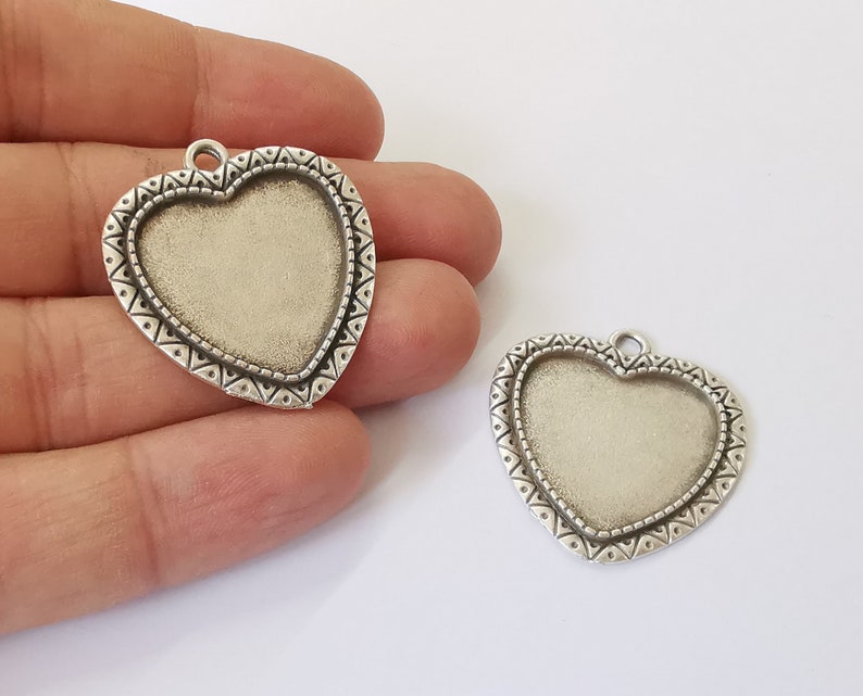 2 Heart charms blank bezel resin bezel mosaic mountings Antique silver plated charms (35x32mm)( 25x23 mm Bezel Inner Size) G25370
