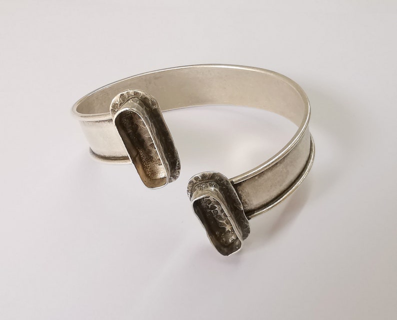 Band bracelet cuff blank bezel Glass cabochon base Adjustable antique silver plated brass (20x6mm) G25372