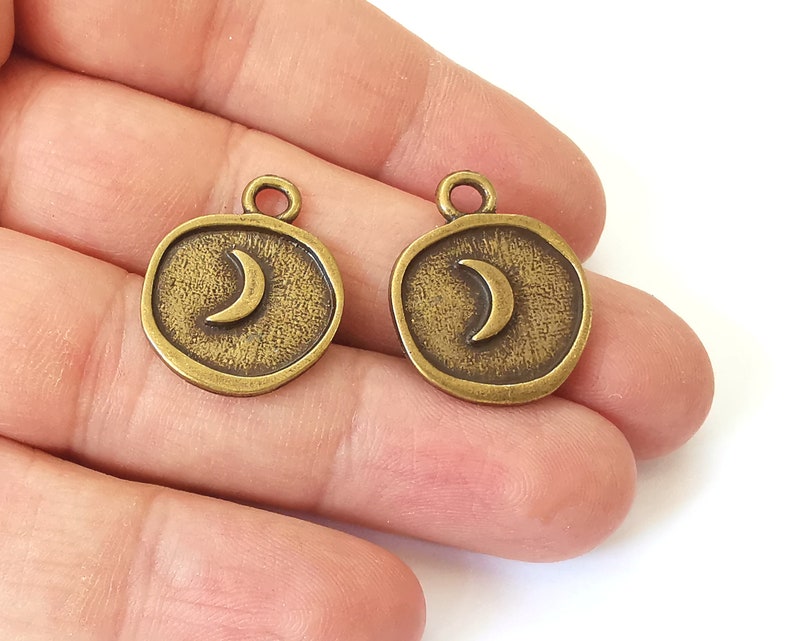 4 Crescent moon charm Antique bronze plated charms (25x20mm) G25139