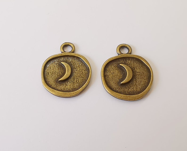 4 Crescent moon charm Antique bronze plated charms (25x20mm) G25139