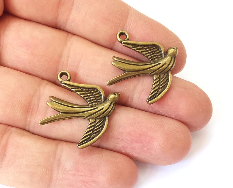 4 Bird charms Antique bronze plated charms (29x28mm) G25140