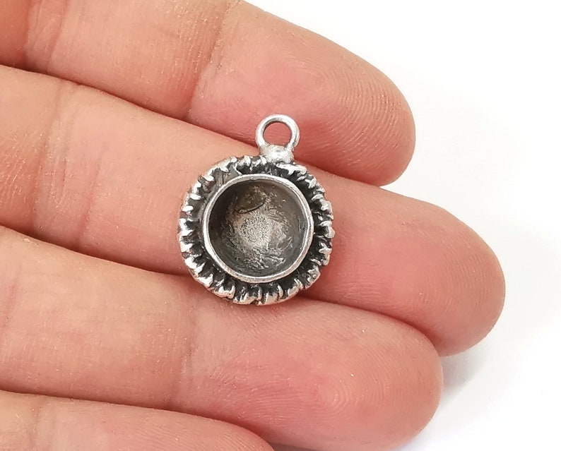 Silver pendant blank cabochon bezel Mosaic base inlay blank resin Antique Silver Plated Brass ( 10mm bezel) G25384