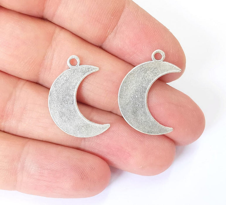 10 Crescent Moon Charms Antique Silver Plated Charms (26x18mm) G25151