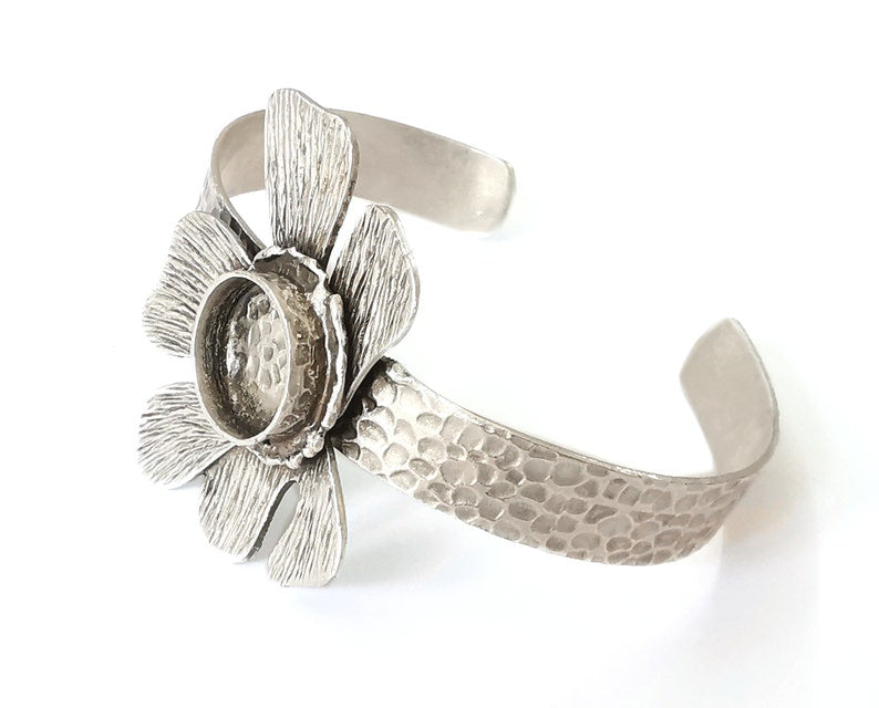 Flower hammered bracelet brass cuff blank bezel Glass cabochon base Adjustable antique silver plated brass (14mm Blanks ) G25180