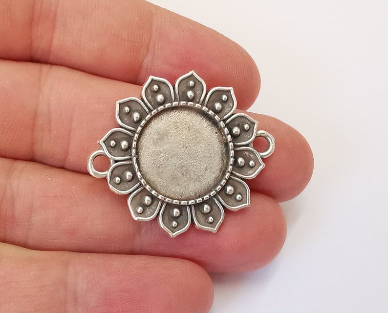 2 Flower charms connector Antique silver plated charms (36x31mm) G25395