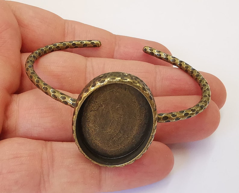 Bracelet blank cuff bezel resin bangle inlay blank Glass cabochon base bezel Hammered adjustable Antique bronze bracelet (30x22mm ) G25406