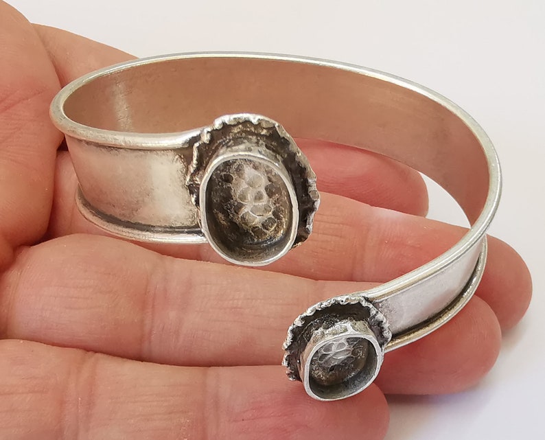 Band bracelet cuff blank bezel Glass cabochon base Adjustable antique silver plated brass (14x10mm ) G25428
