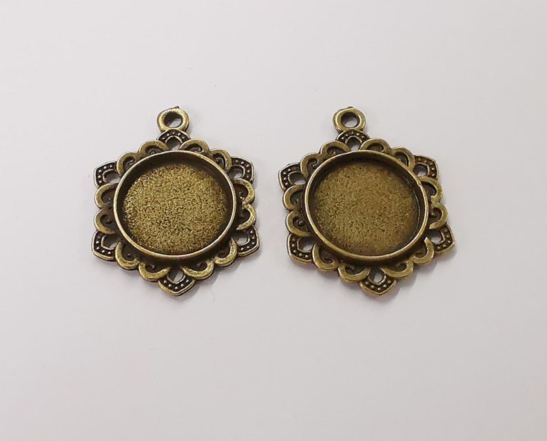 2 Flowers frame charms pendant blank bezel Antique bronze plated pendant (30x23mm) (16mm Blank Size) G25431