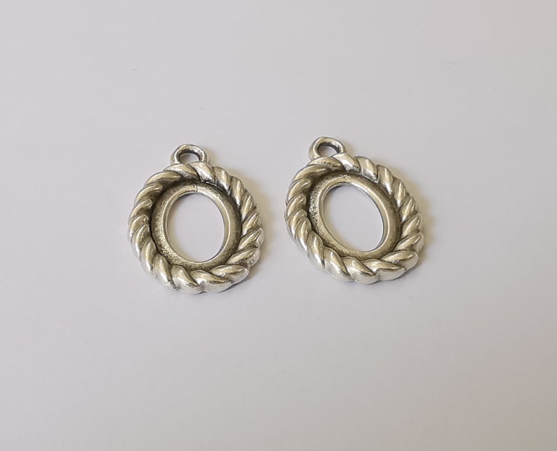 8 Twisted swirl bezel charm blank base Antique silver plated 22x15mm (Blank Size 14x10mm) G25456