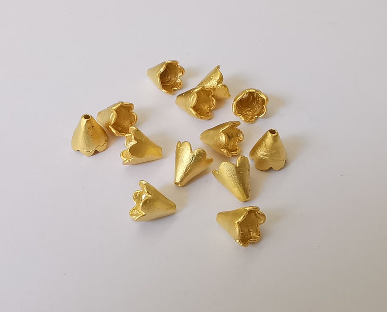 10 Gold small cone caps findings Gold plated brass findings (7x6mm) G25489