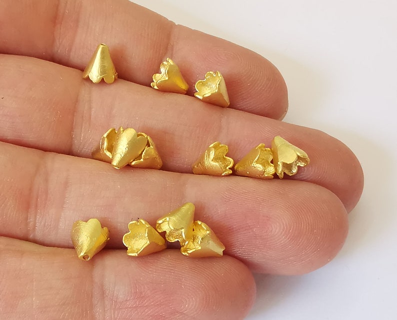 10 Gold small cone caps findings Gold plated brass findings (7x6mm) G25489
