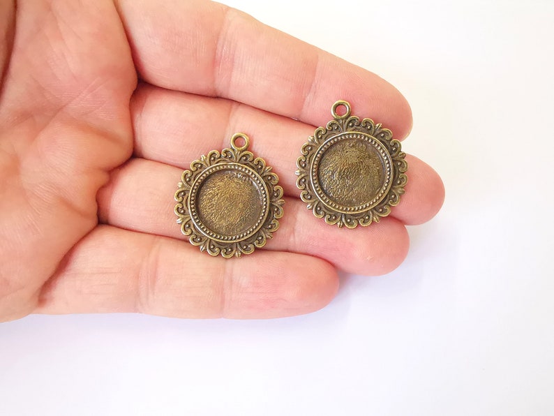2 Frame Pendant Blank Antique Bronze Plated Pendant (31x27mm) (16mm Blank Size) G25240