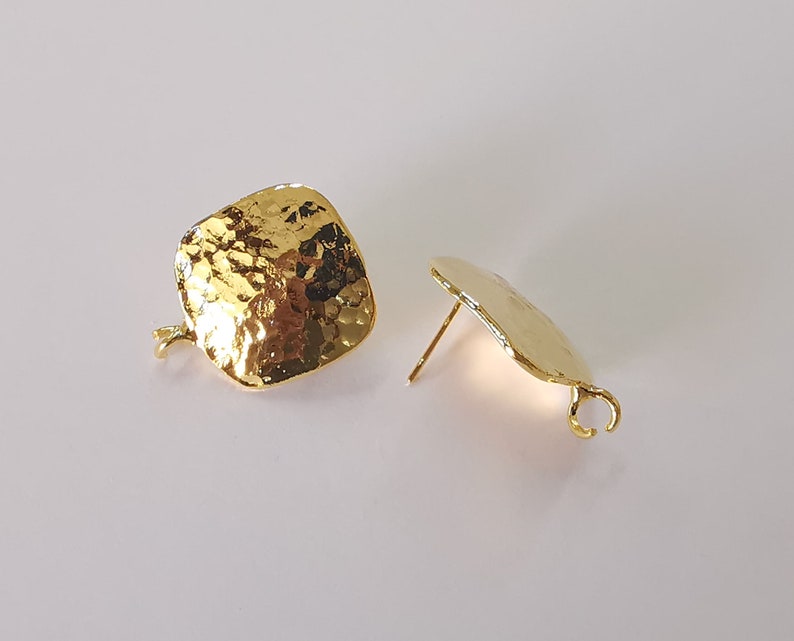 Hammered plate earring stud base Shiny gold plated brass earring 1 pair (23x18mm) G25498