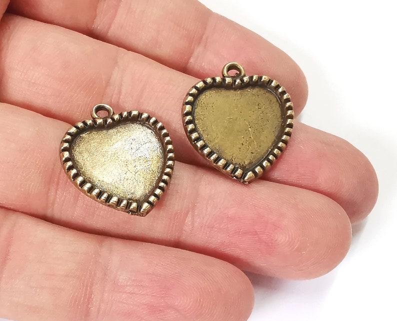 4 Heart charms blank bezel resin mosaic mountings Antique bronze plated charms (25x22mm)( 18x18mm Bezel Inner Size) G25264
