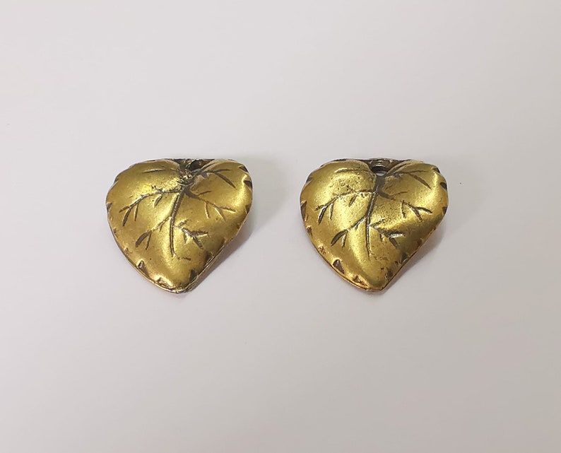 2 Leaf charms Antique bronze plated charms (24x22mm) G25270