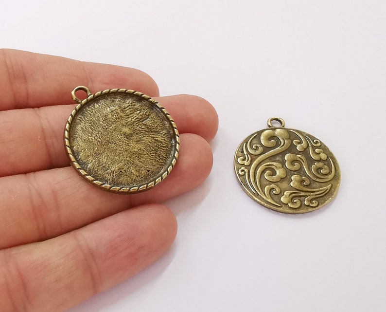 2 Round frame pendant base blank Antique bronze plated pendant (38x33mm) (30mm Blank Size) G25515