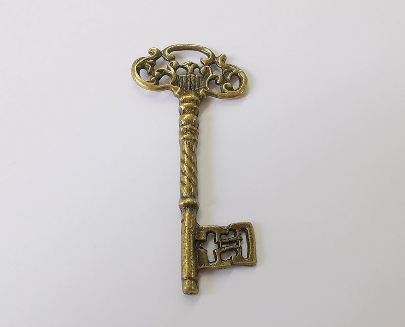 Key pendant Antique bronze plated charms (81x37mm) G25295