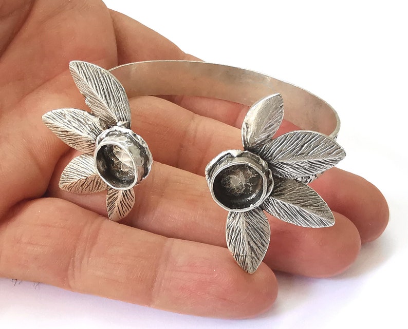 Leaves bracelet brass cuff blank bezel Glass cabochon base Adjustable Antique silver plated (10mm ) G25300