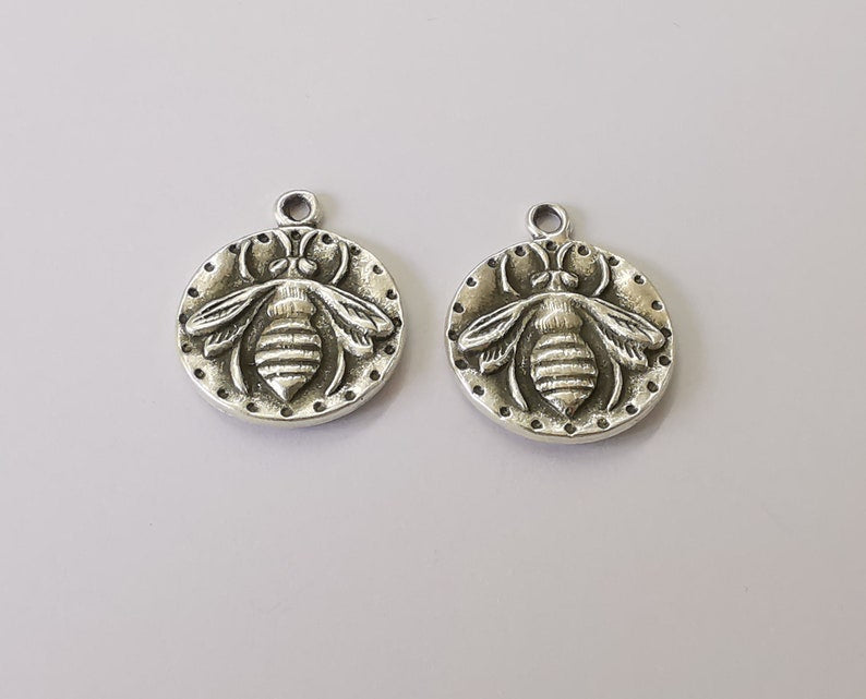 2 Bee round charms Double sided Antique silver plated charm (23x20mm) G25306