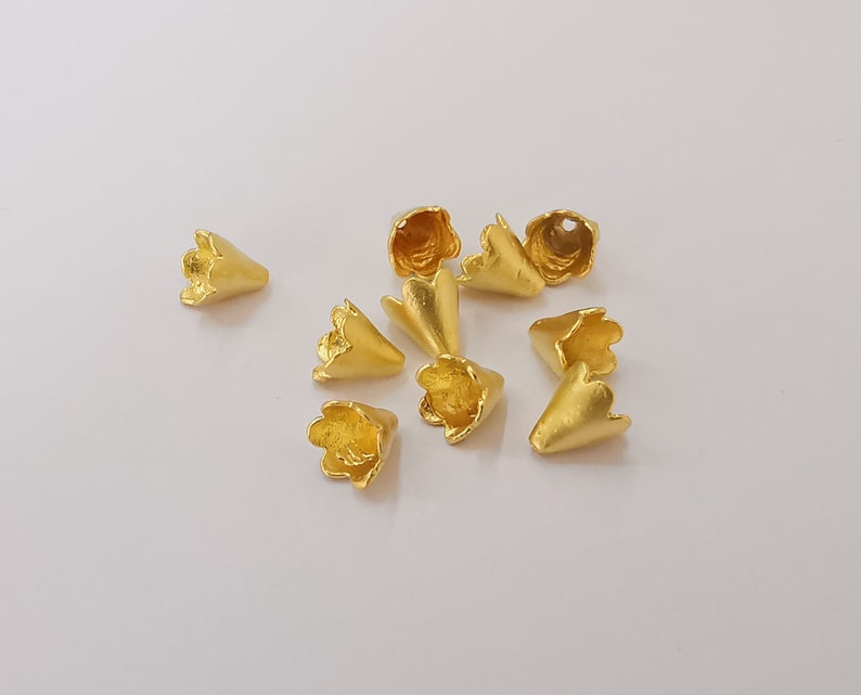 10 Gold cone caps findings Gold plated brass findings (7x7mm) G25584