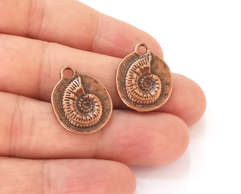 4 Ammonite round (double sided) charms Antique copper plated charms (23x19mm) G25590
