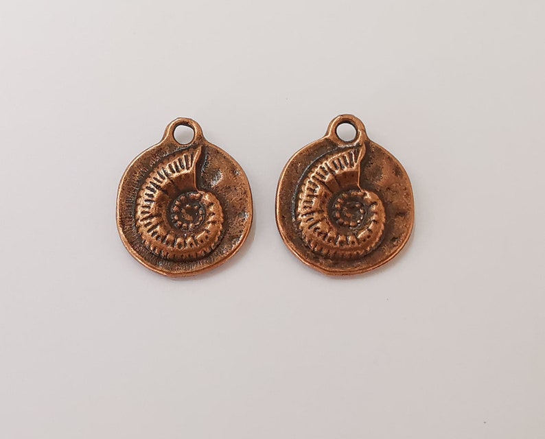 4 Ammonite round (double sided) charms Antique copper plated charms (23x19mm) G25590