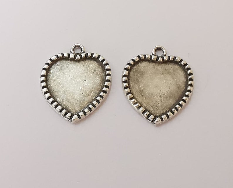 2 Heart pendant base blank bezel resin bezel mosaic mountings Antique silver plated pendant (25x21mm)( 18x18 mm Bezel Inner Size) G25595