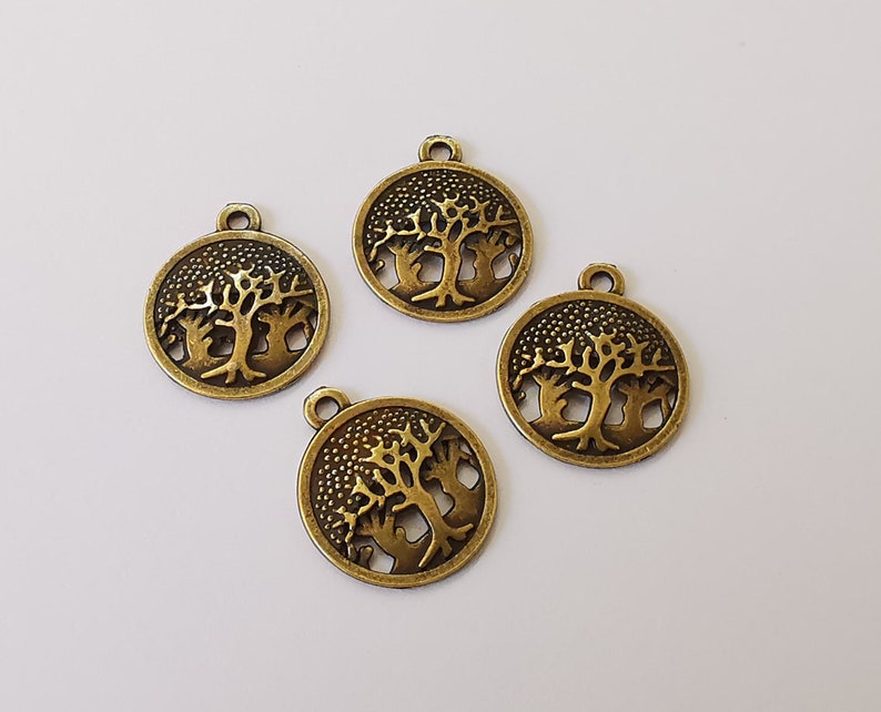 10 Trees charms Antique bronze plated charms (19x16mm) G25318