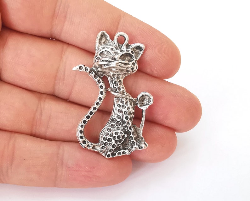 2 Cat charms Antique silver plated charms (46x25mm) G25619