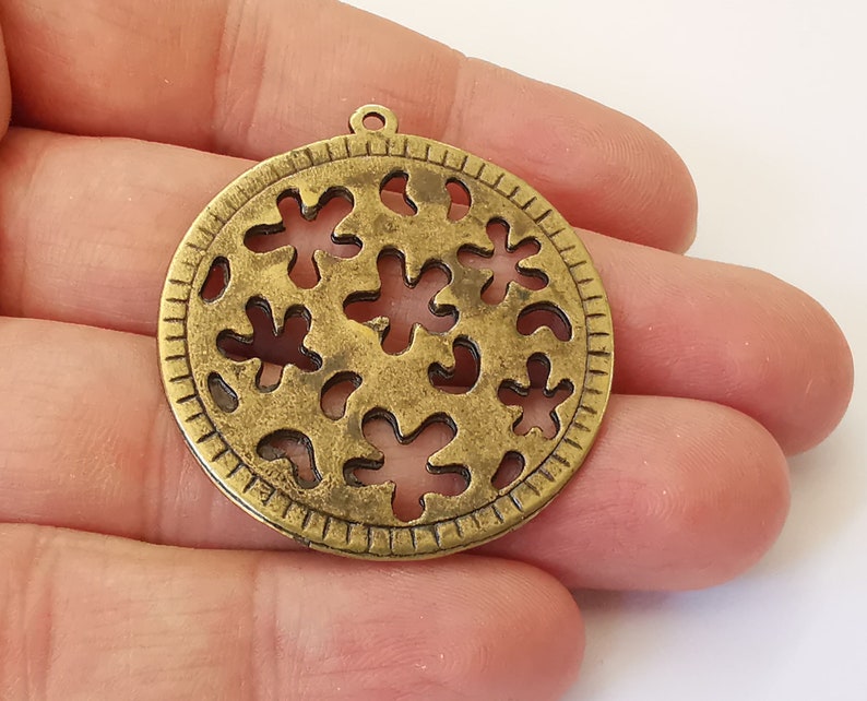 2 Flower round charm Antique bronze plated charms (43x40mm) G25340