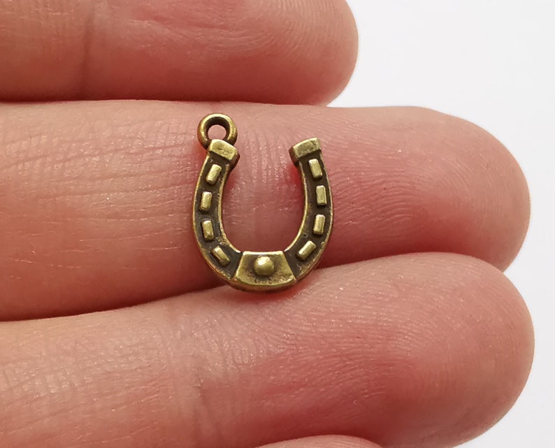 10 Horseshoe charms Antique bronze plated charms (15x12mm) G25346
