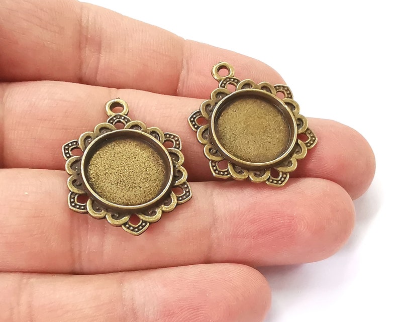 2 Flowers frame charms pendant blank bezel Antique bronze plated pendant (30x23mm) (16mm Blank Size) G25431