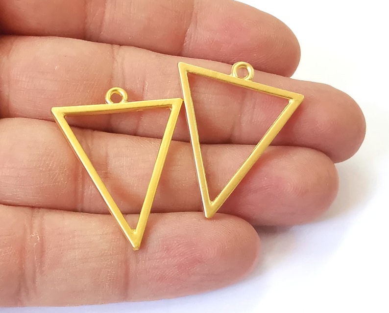 2 Triangle charms Gold plated charms (34x27mm) G25359
