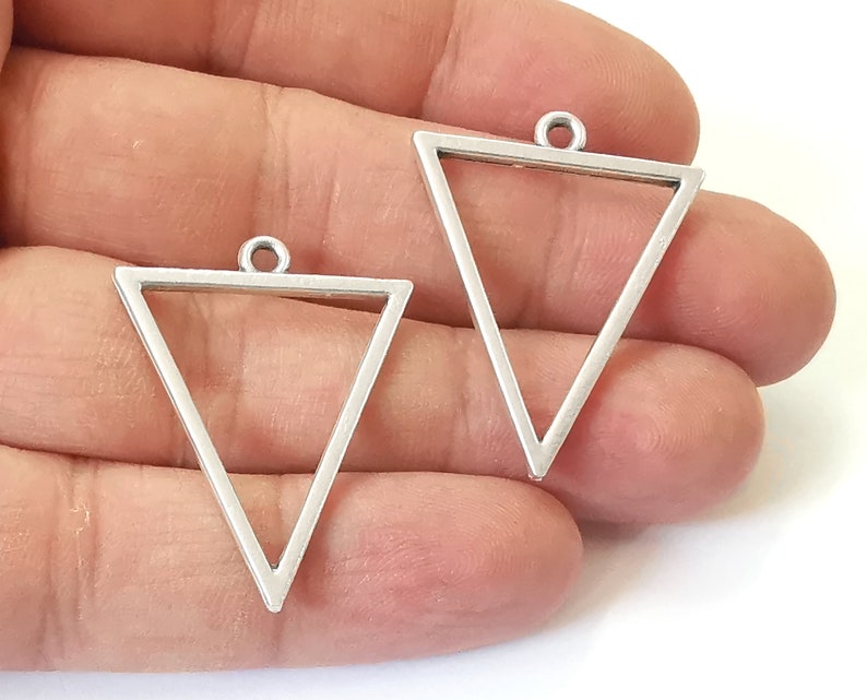 4 Triangle charms Antique silver plated charms (34x27mm) G25364