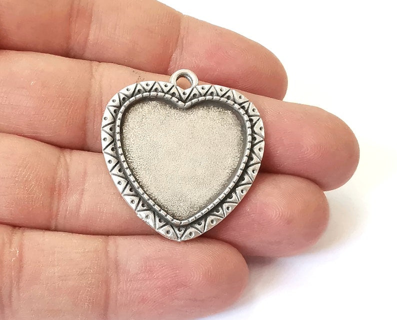 2 Heart charms blank bezel resin bezel mosaic mountings Antique silver plated charms (35x32mm)( 25x23 mm Bezel Inner Size) G25370