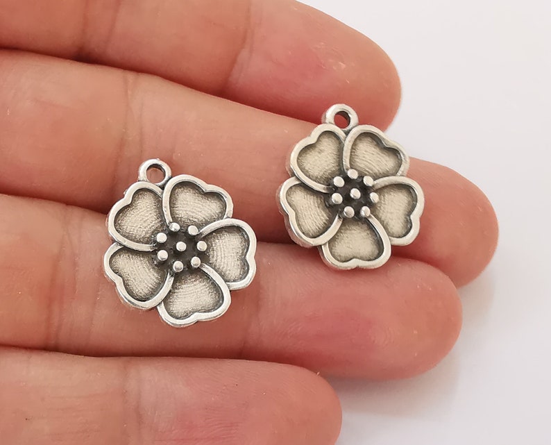 4 Flower charms Antique silver plated charms (23x20mm) G25636