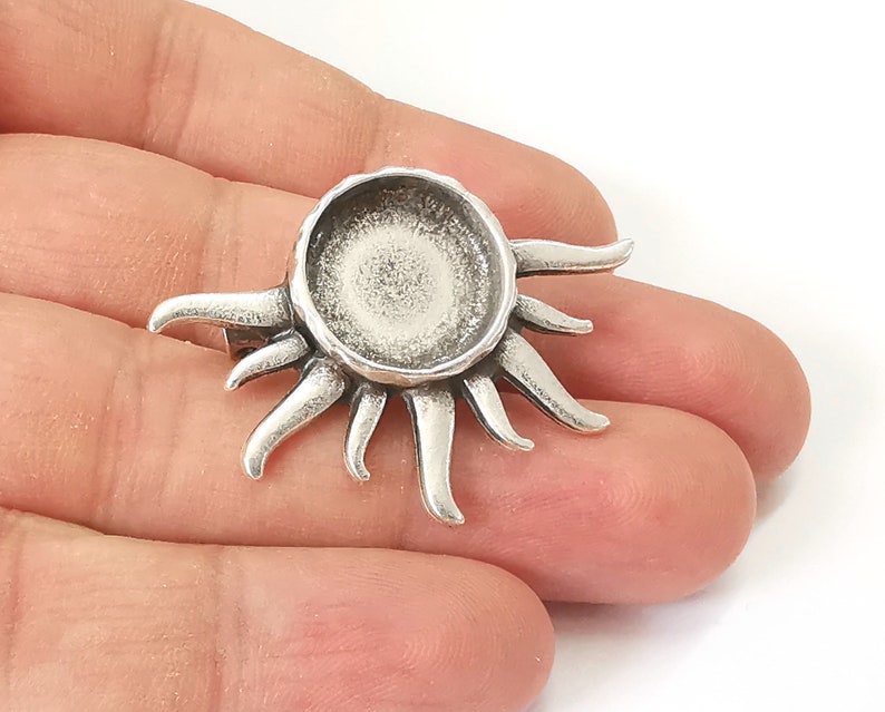 Sun brooch holders pin blanks bezel Antique silver plated findings (16mm Bezel size) G25380